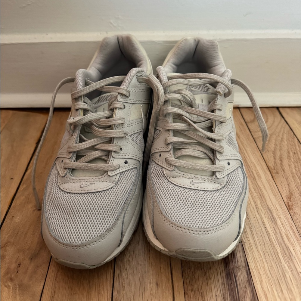 Nike air max command